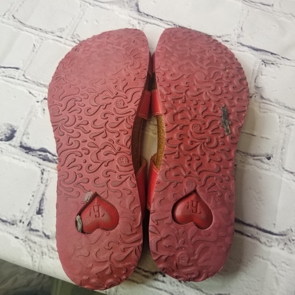 Think! red thong flip flop sandals - Picture 3 of 11